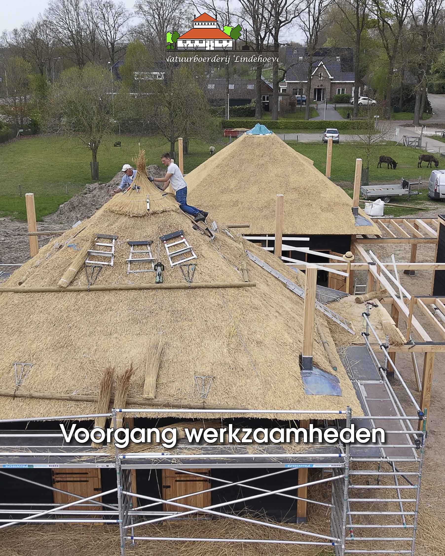 Dierverblijven zijn nu rietgedekt